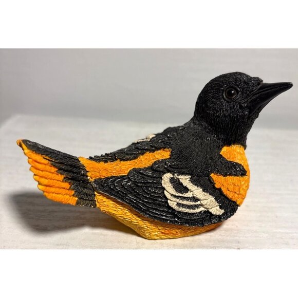 Handcrafted Resin Baltimore Oriole Realistic Bird Figurine 4" Long 2.5" Tall - Picture 2 of 9
